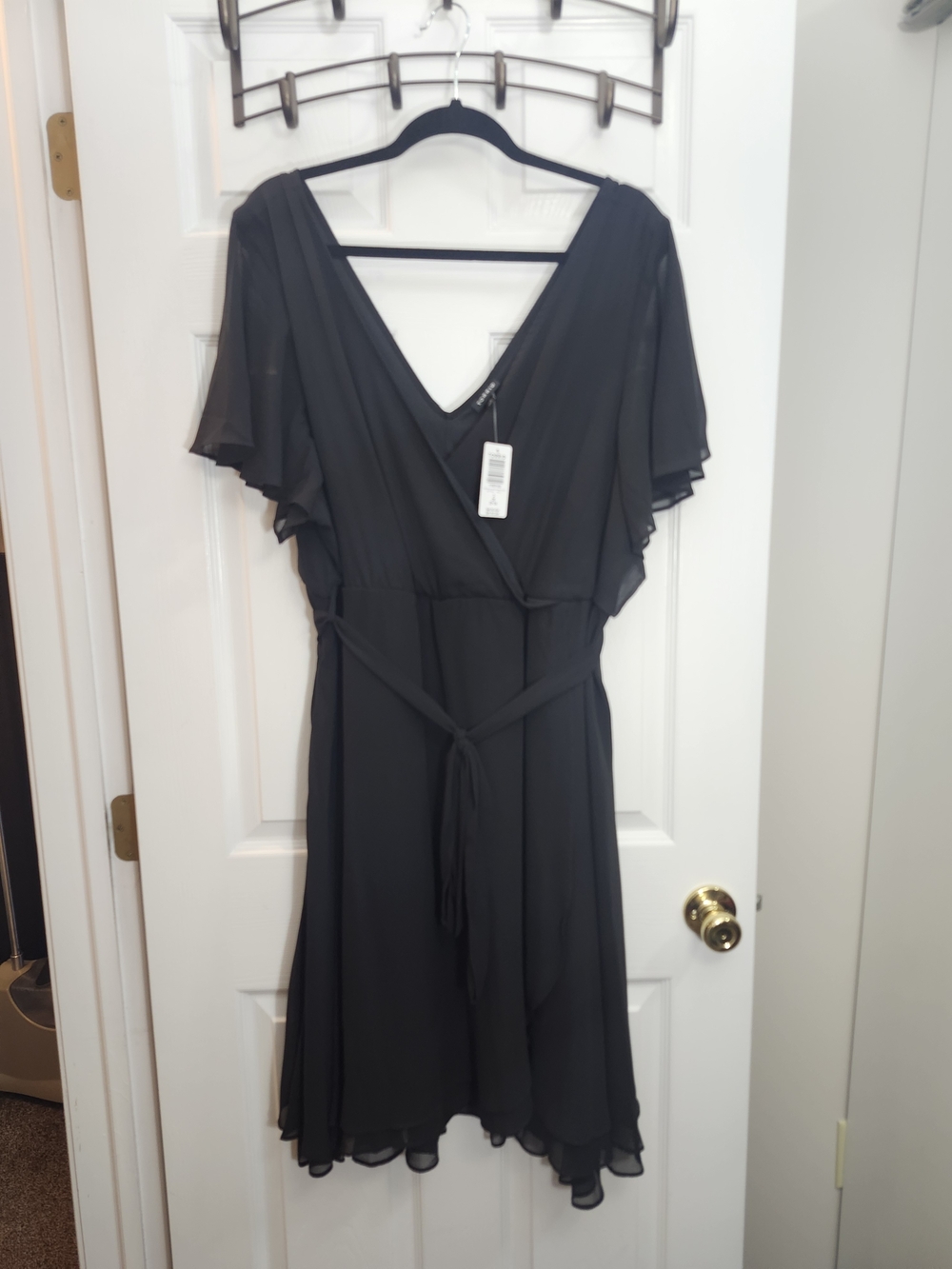 Torrid Black V-Neck Flutter-Sleeve Wrap Dress with Waist Tie, Torrid 3 = 3X,NWT